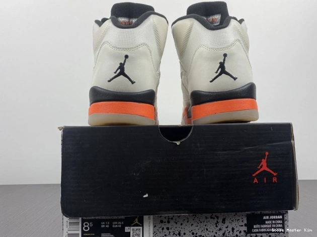Orange Jordan DC1060-100 5 Retro Total 0724